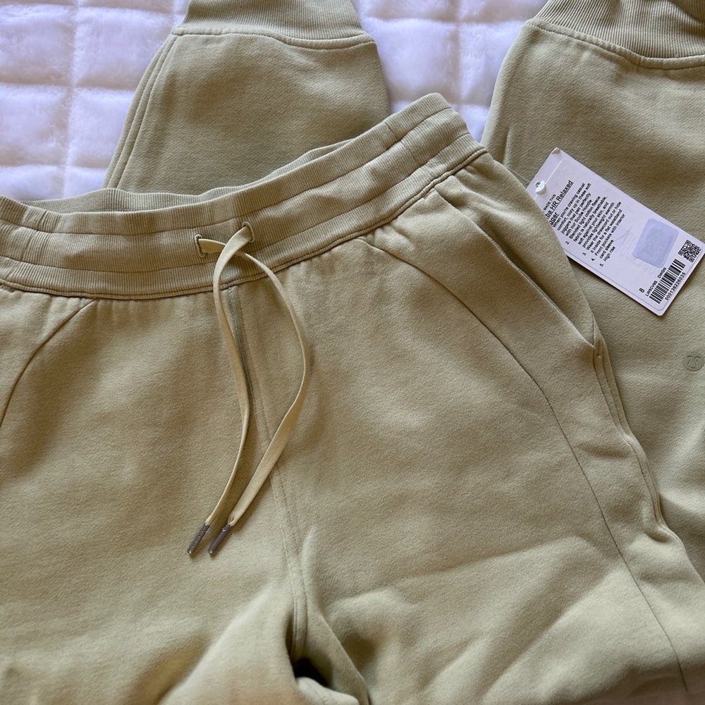 Lululemon Athletica Green Joggers with Relaxed Fit